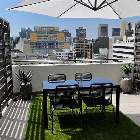 Modern Luxury Studio With Breathtaking City Views - No Load Shedding Città del Capo Esterno foto