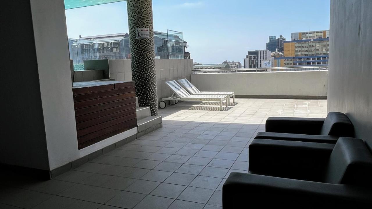 Modern Luxury Studio With Breathtaking City Views - No Load Shedding Città del Capo Esterno foto
