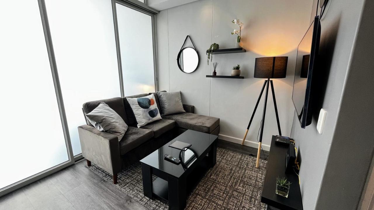 Modern Luxury Studio With Breathtaking City Views - No Load Shedding Città del Capo Esterno foto