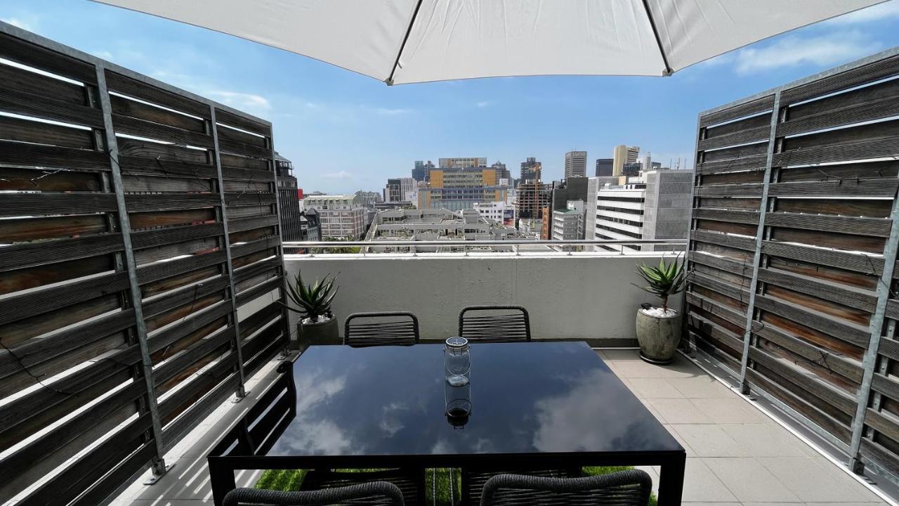 Modern Luxury Studio With Breathtaking City Views - No Load Shedding Città del Capo Esterno foto