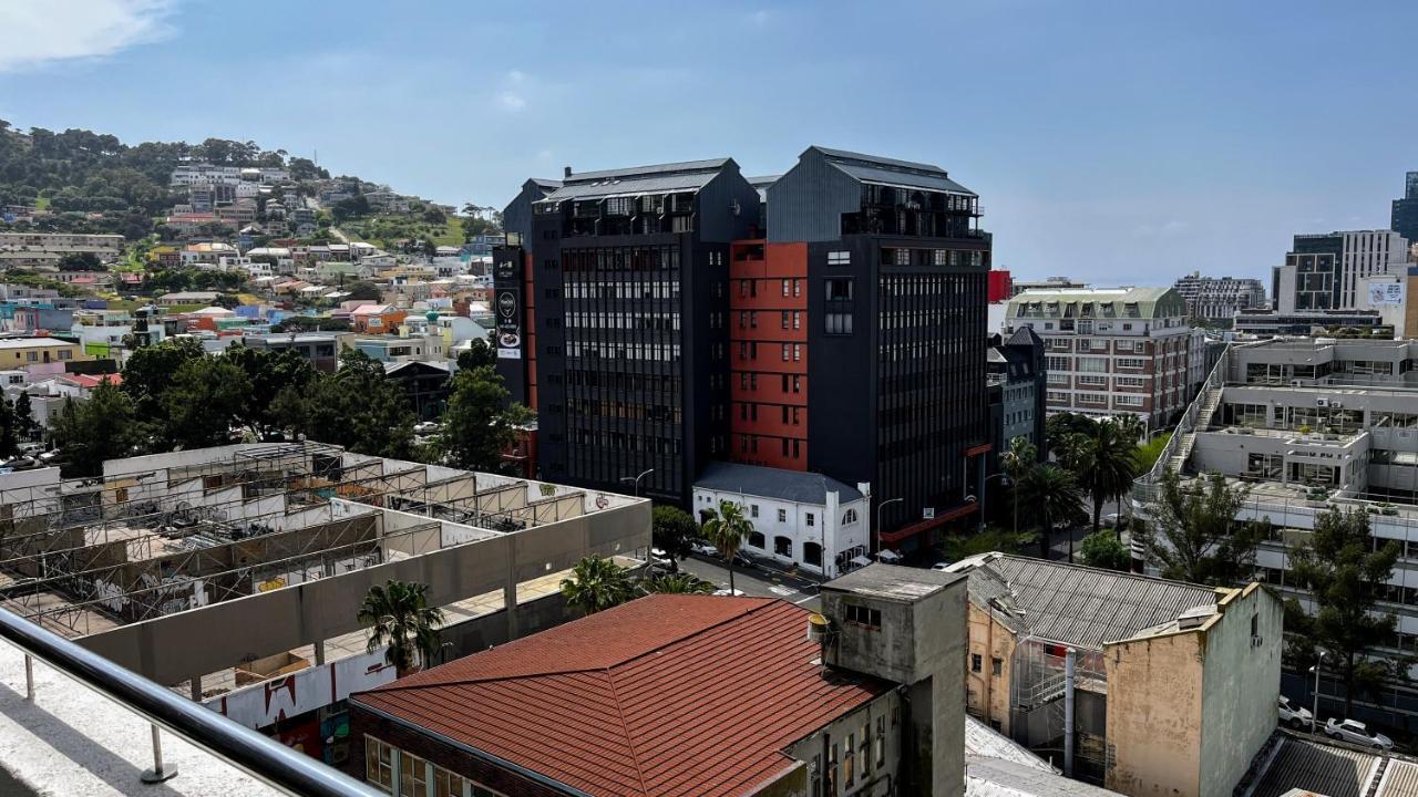 Modern Luxury Studio With Breathtaking City Views - No Load Shedding Città del Capo Esterno foto
