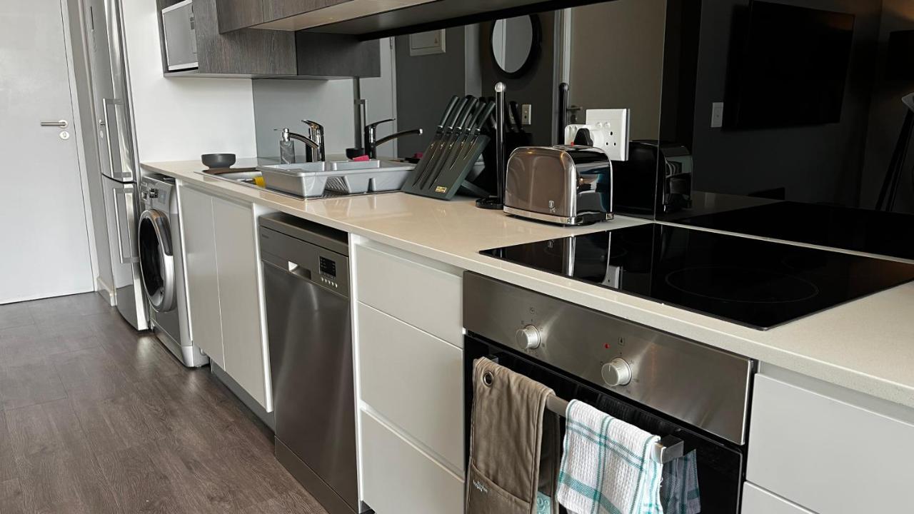 Modern Luxury Studio With Breathtaking City Views - No Load Shedding Città del Capo Esterno foto