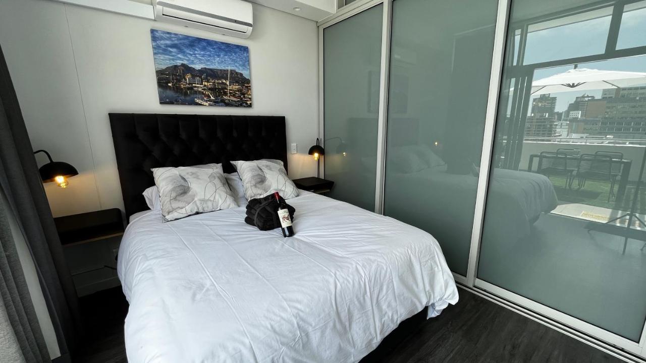 Modern Luxury Studio With Breathtaking City Views - No Load Shedding Città del Capo Esterno foto